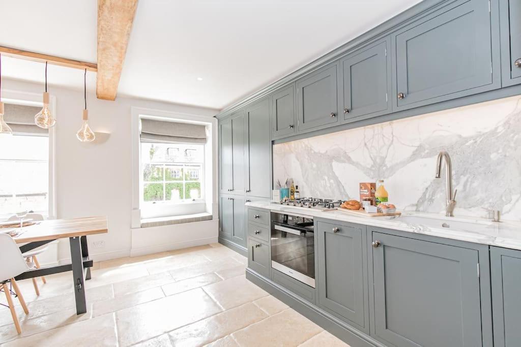 Oxfordshire Living - The Vanbrugh Apartment - وودستوك المظهر الخارجي الصورة