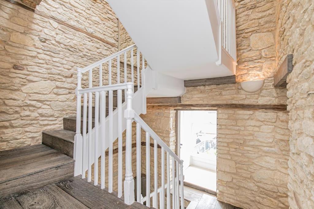 Oxfordshire Living - The Vanbrugh Apartment - وودستوك المظهر الخارجي الصورة