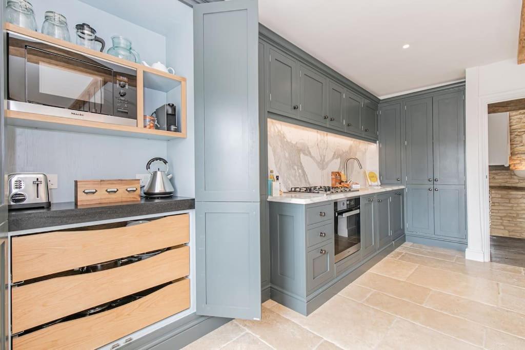 Oxfordshire Living - The Vanbrugh Apartment - وودستوك المظهر الخارجي الصورة