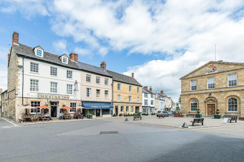 Oxfordshire Living - The Vanbrugh Apartment - وودستوك المظهر الخارجي الصورة
